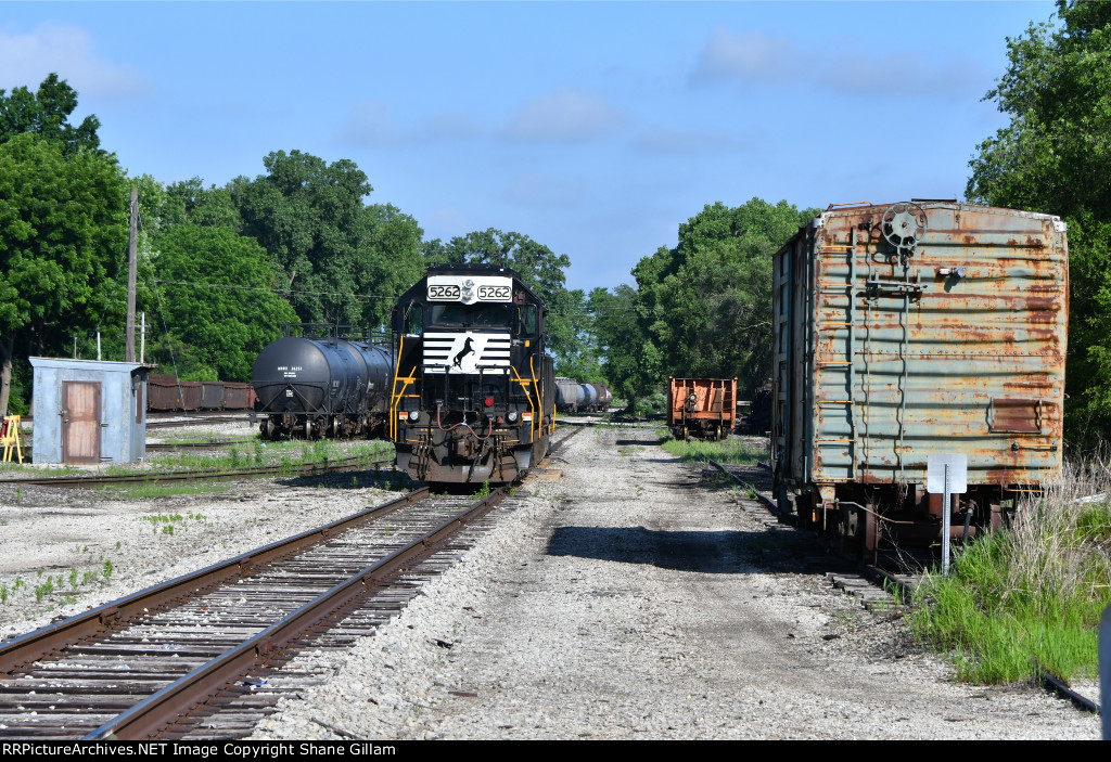 NS 5262 Sit's awaiting the next duty of work.